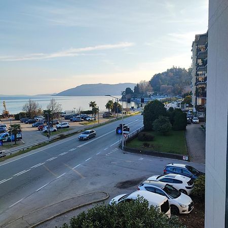 Appartamento Chic Vista Lago - Casa Janis Verbania Exterior foto