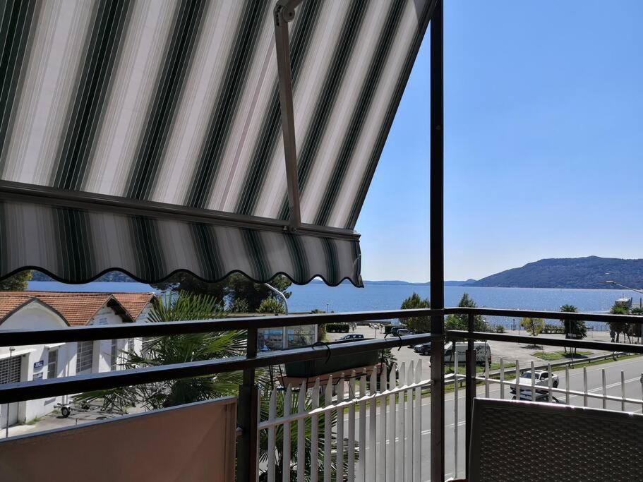 Appartamento Chic Vista Lago - Casa Janis Verbania Exterior foto